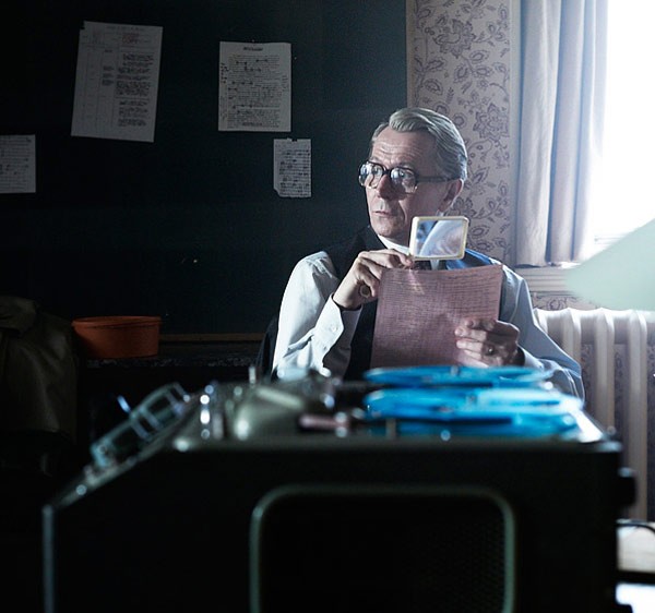 Gary Oldman trong "Tinker Tailor Soldier Spy". Nam diễn viên 53 tuổi người Anh đang mong chờ tượng vàng Oscar đầu tiên trong sự nghiệp điện ảnh của mình. (Đề cử nam diễn viên chính xuất sắc nhất)